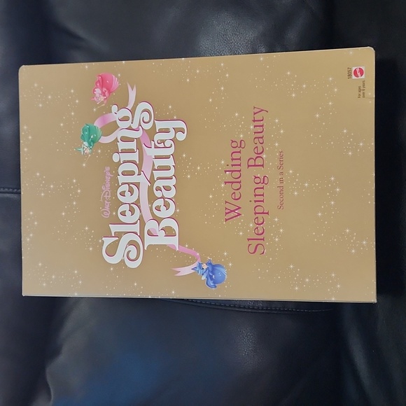 1997 Walt Disney Sleeping Beauty Wedding Doll - Picture 4 of 8